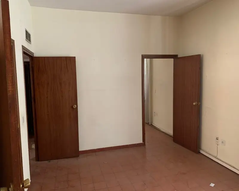 Local en Alquiler Linares 106m2 Calle Joaquin Ruano