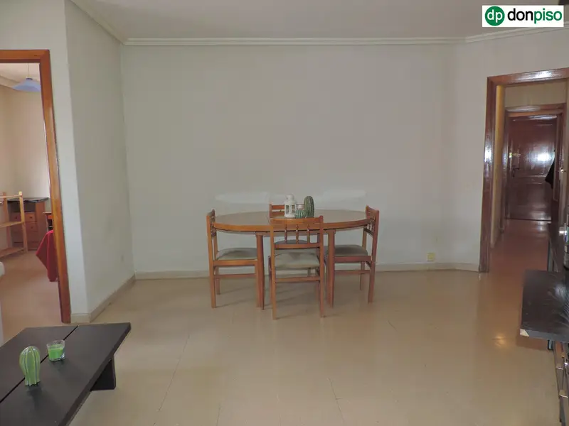 Piso 97m2 para Reformar con Vistas Carretera Ledesma