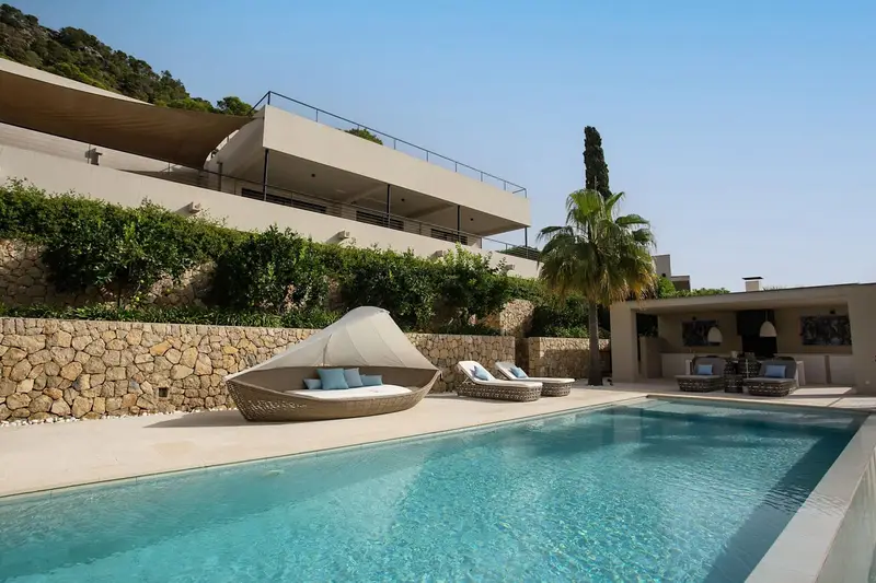 Villa de Lujo en Costa de los Pinos con Vistas al Mar