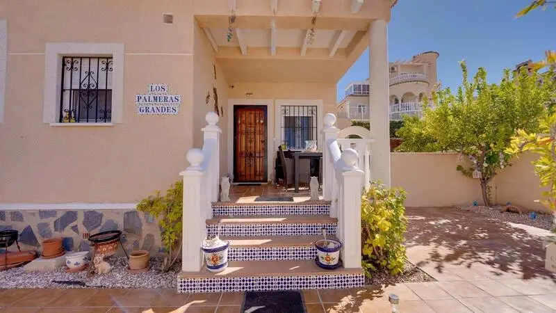 Villa de Lujo en Venta Atalaya Park 4 Dormitorios Piscina Privada