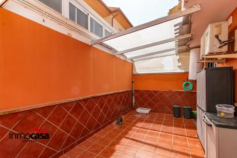 Adosado en Armilla Granada Reformado 3 Dormitorios Patio Plaza Parking