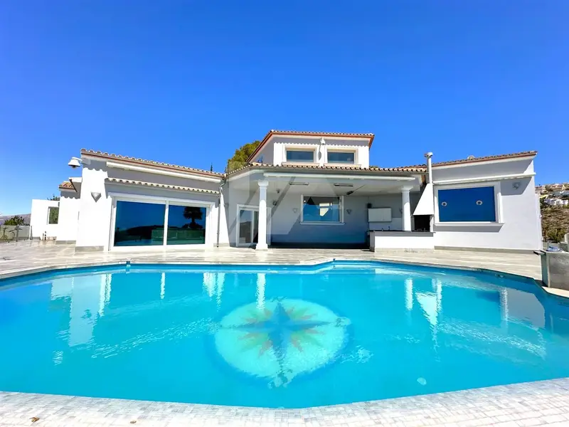 Chalet en Venta Paichi Moraira Vistas al Mar Piscina Jacuzzi