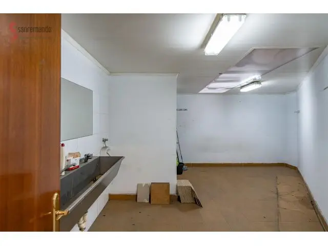 Nave Industrial en Venta en Guarnizo Cantabria