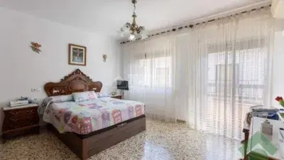 Casa adosada en venta en Calle de las Flores