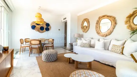 Ático de Lujo en Puerto Banús con Vistas al Mar