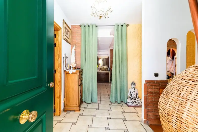 Venta Chalet con Terraza y Piscina en Peñuelas L	char