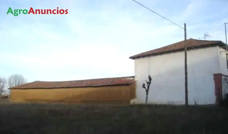 Venta  de Casa con finca en León