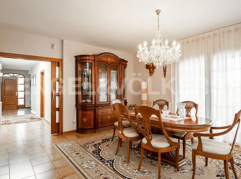 Chalet en Llinars del Valles con Piscina y Jardin