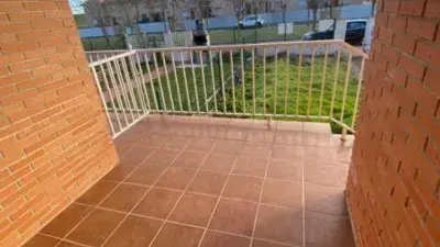 Casa adosada en venta en Medina de Pomar