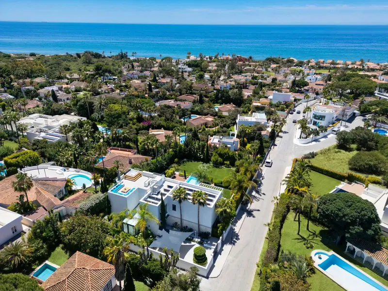 Villa de Lujo en Marbesa con Vistas al Mar