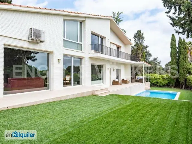 Casa en Alquiler Pedralbes 5 habitaciones 4 baños Garaje Piscina