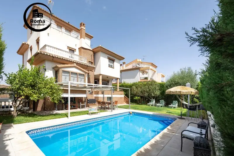 Chalet en venta en Ogíjares, Granada