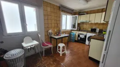 Piso en Venta en Camilo Alonso Vega 2 habitaciones Cerca Hospital Valdecilla