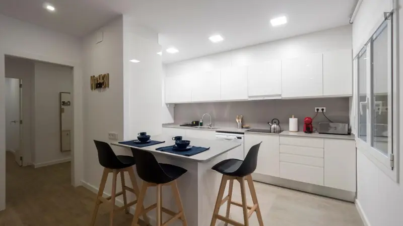 Habitacion Doble con Baño Privado en Piso Compartido en Sants