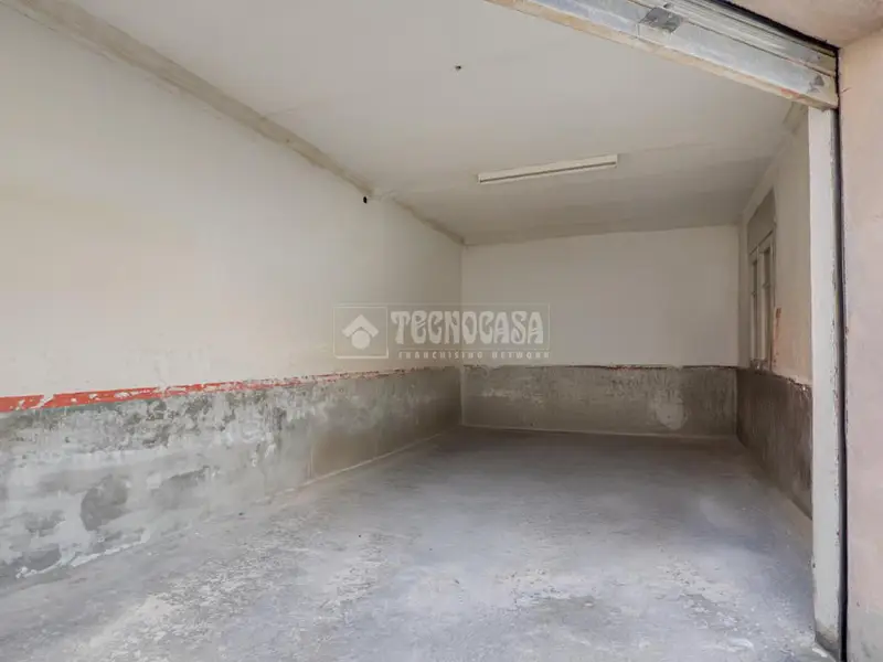 Casa Esquinera a Reformar en Sant Pere Nord con Terraza