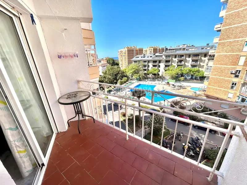 Piso en Venta Arroyo De La Miel: 1 Dormitorio, Vistas Despejadas y Parking