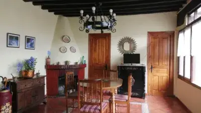 Casa rústica en venta en Casar de Periedo