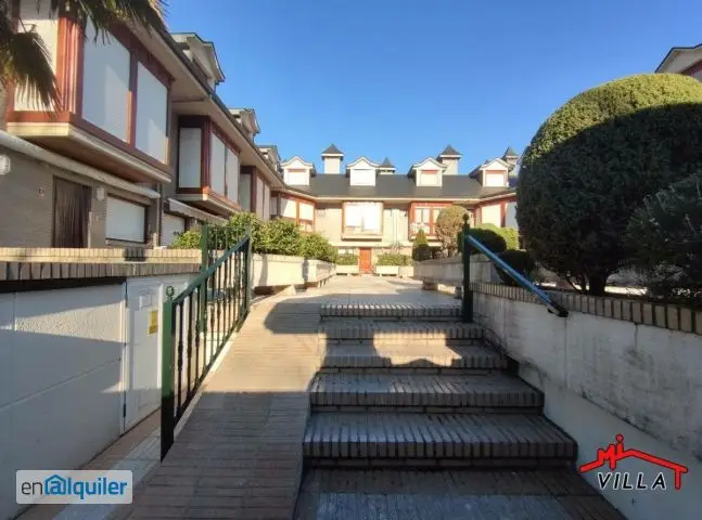Chalet Adosado en Alquiler Ever Laredo Cerca de la Playa
