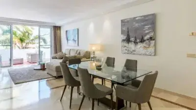 Ático de Lujo en Puerto Banús con Vistas al Mar