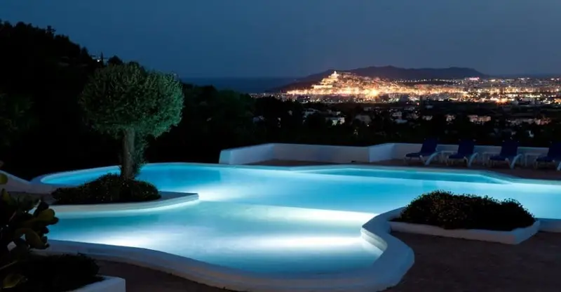 Chalet con Vistas a Formentera 8 Dormitorios y Piscina