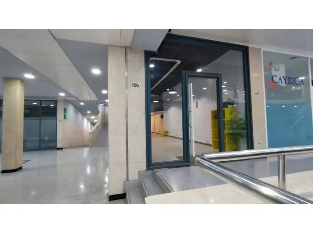 Local Comercial en Centro Empresarial Zoco Santander