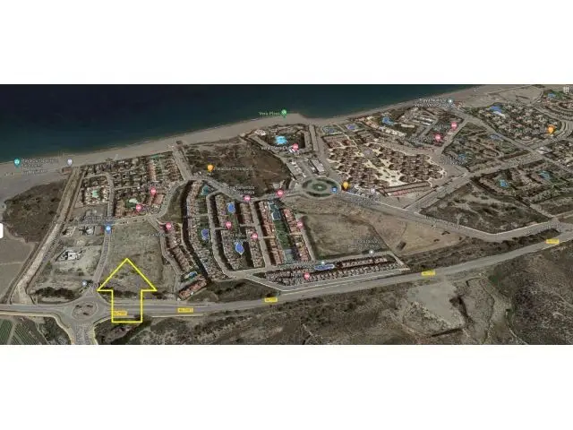 Parcela Urbana Vera: Vivienda Unifamiliar o Grupal