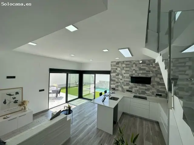 Encantador Chalet En Mutxamel Con Piscina Privada Y Terraza.