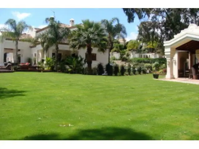 Villa de Lujo en Nueva Andalucia con Vistas Panoramicas