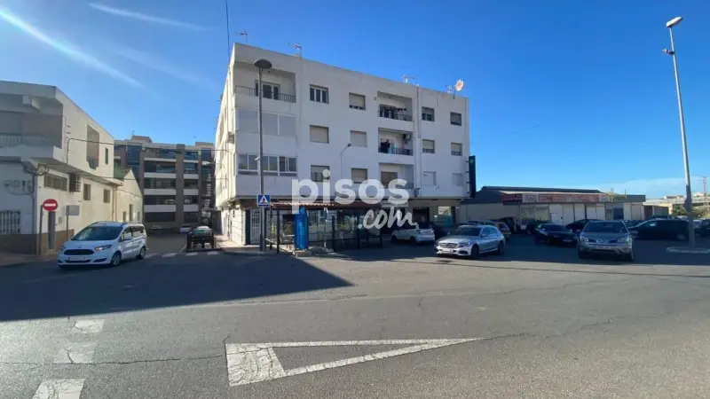 Piso en venta en Calle de Almería