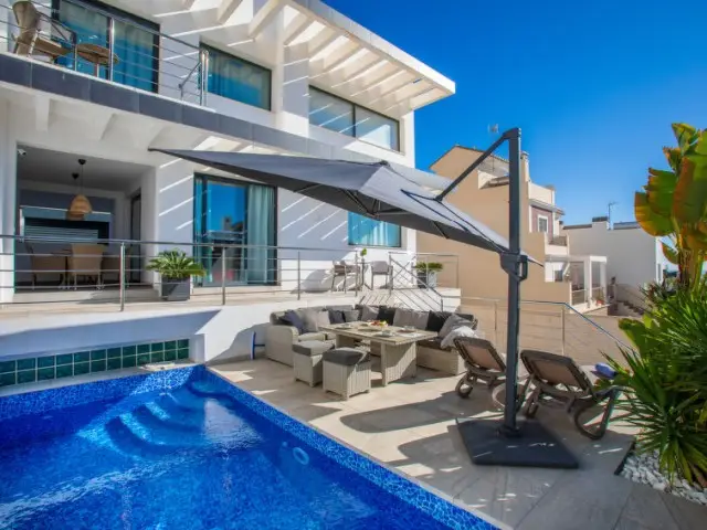 Casa Villa 4 Dormitorios Nerja Piscina Privada