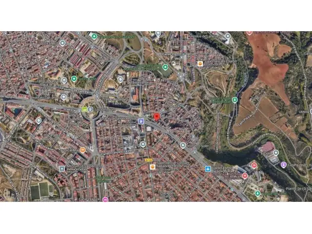 Casa Adosada Okupa en Sabadell para Inversores