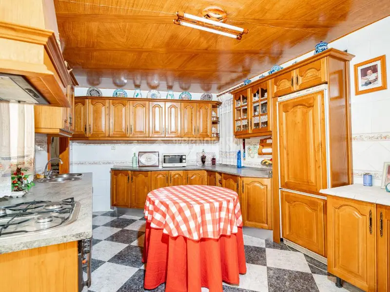 Casa Adosada en Padul 231m2 3 Dormitorios 2 Salones Terraza