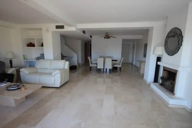 Atico en venta en Marbella 3 dormitorios 2 banos piscina privada
