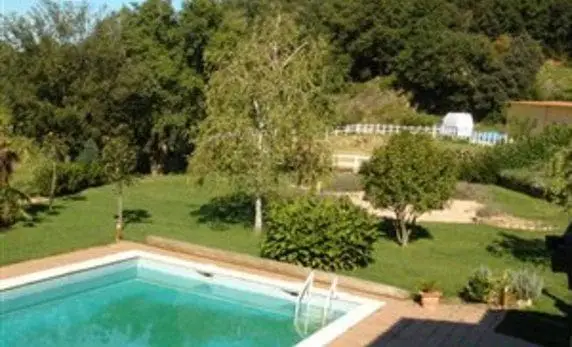 Masía con hípica en Banyoles Girona