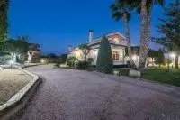 Venta Chalet con Jardin en Matola Elche
