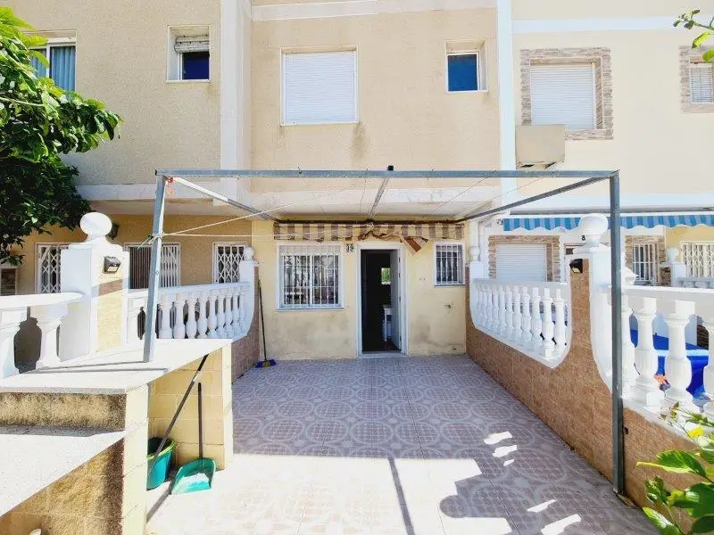 Adosado 3 Dormitorios 2 Baños Piscina Comunitaria Torrevieja