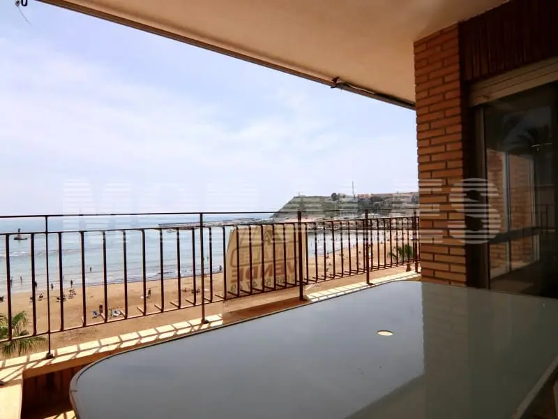 Piso en venta en Puerto de Mazarrón primera línea de playa