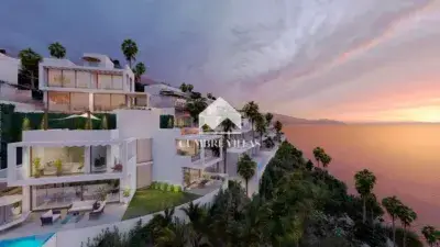 Villa de Lujo en Almuñécar con Vistas al Mar Cerca de la Playa