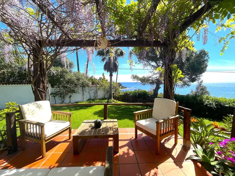 Villa Andaluza con Vistas al Mar Piscina y Jardin Privado