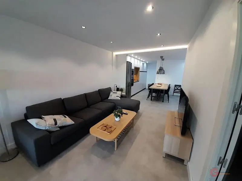 Piso en venta Motril 100m 4 dormitorios 2 baños reformado primera linea de playa