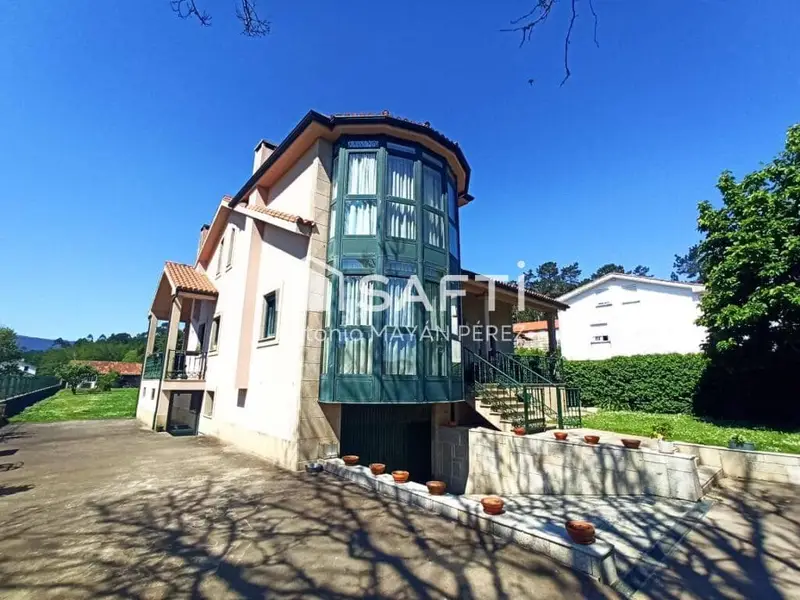 Chalet en Venta en Ames A Coruna 332m2 1936m2 Parcela