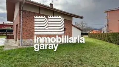 Chalet en venta en Medina de Pomar