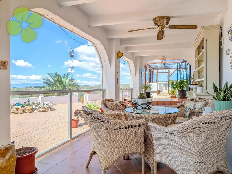 Finca Rustica con Casa Cueva y Piscina Abejuela Almeria