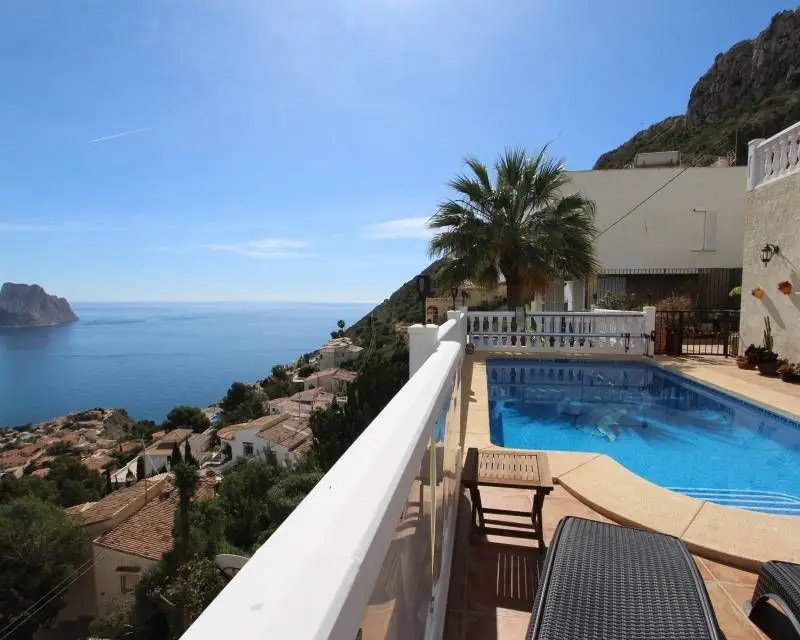 Venta Villa con Piscina en Calpe