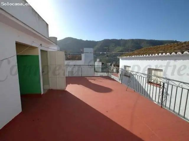 Casa Adosada en Arenas con 6 Dormitorios y Terraza