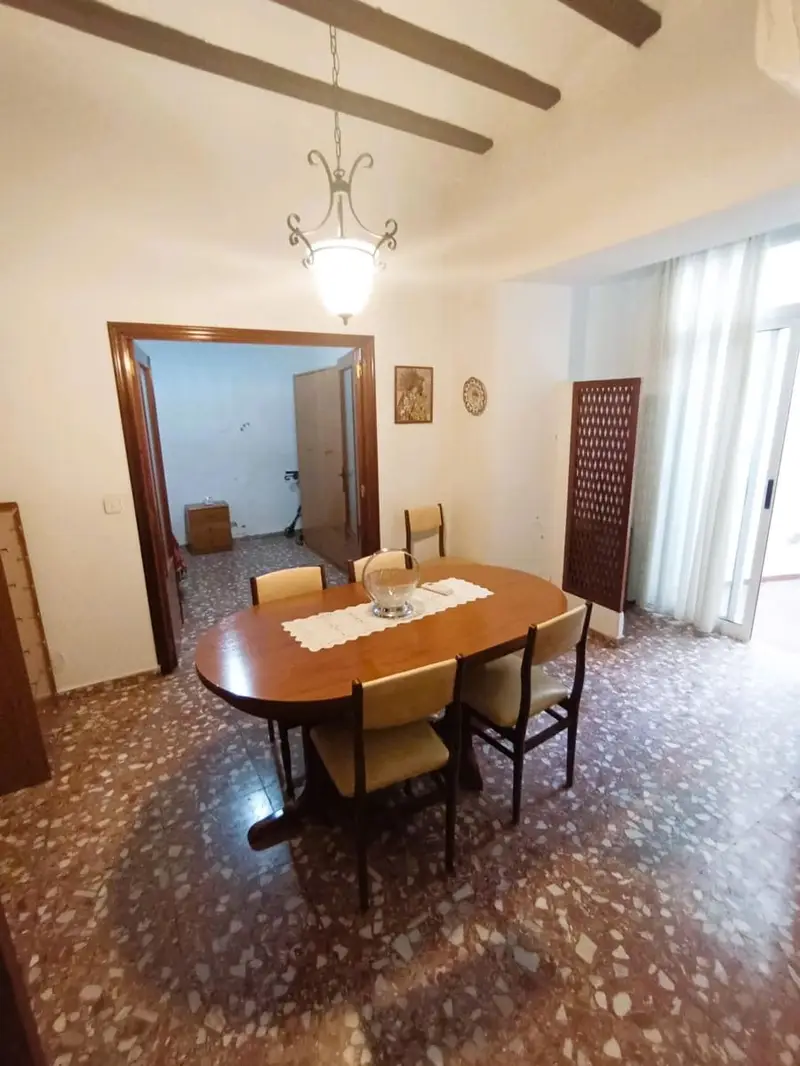 Casa en Venta en Canals Valencia 3 Plantas Amplia para Familias