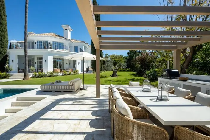 Villa de Lujo 5 Dormitorios Nueva Andalucía