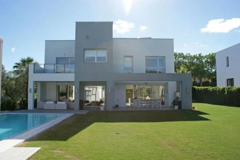 Villa de Lujo 4 Dormitorios Sotogrande Costa