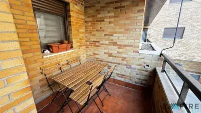 Primera Planta en Sese	ña con Dos Terrazas y Patio Privado
