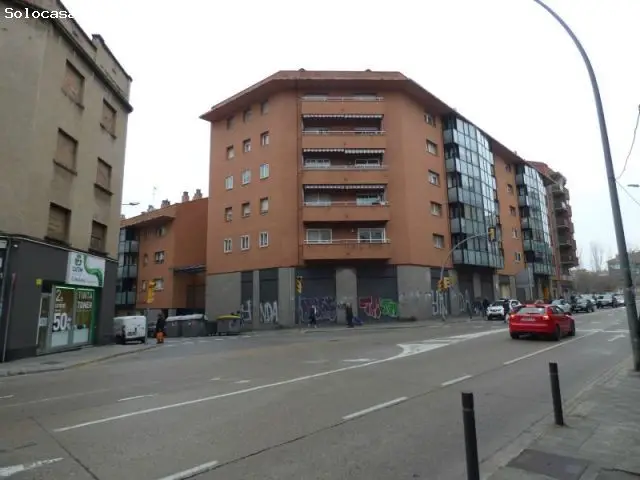 Local Comercial 600m2 Manresa Carretera Vic Divisible